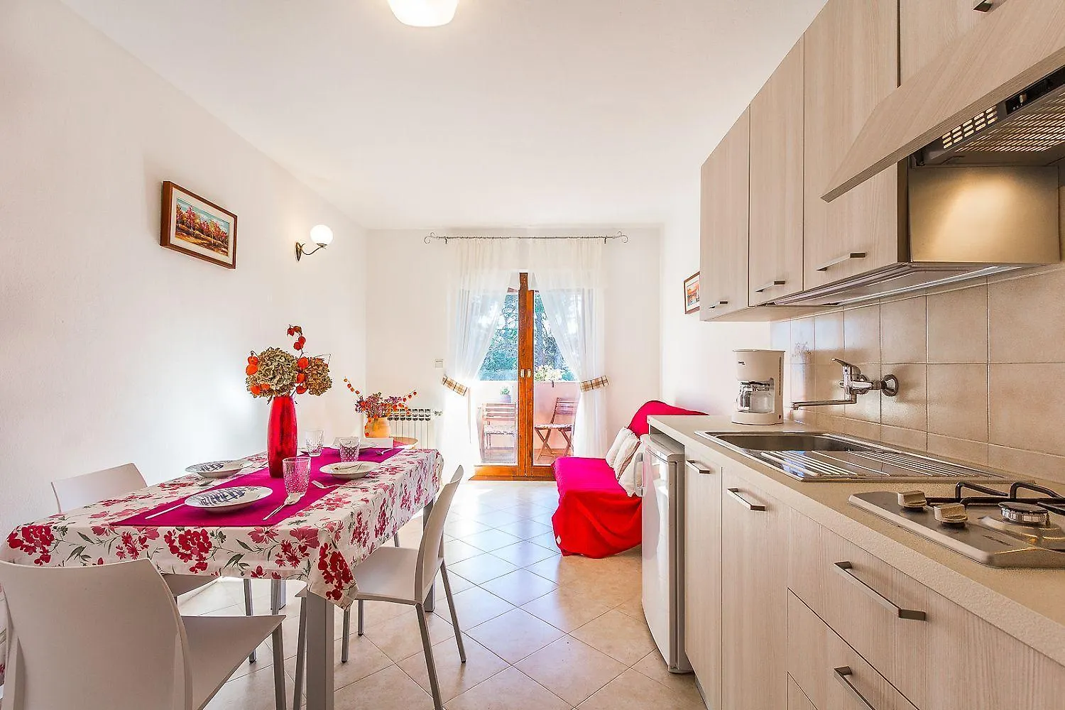 Tolles Appartement Nur 300 Meter Bis Zum Strand Mit Kueche, Bad, Klima, Parkplatz Valbandon