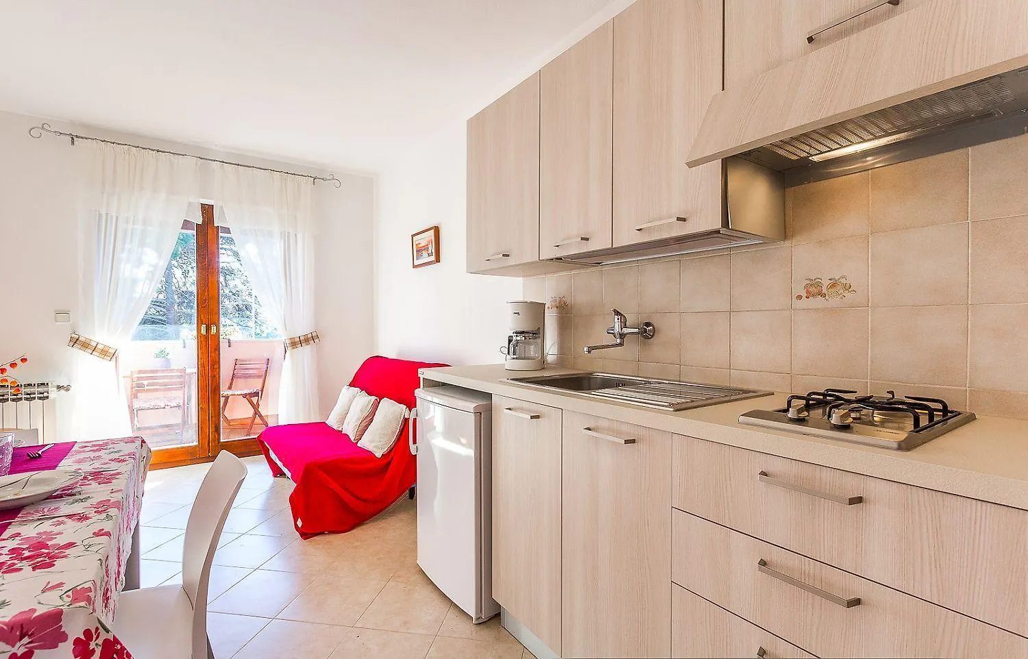 Tolles Appartement Nur 300 Meter Bis Zum Strand Mit Kueche, Bad, Klima, Parkplatz Valbandon 0*,