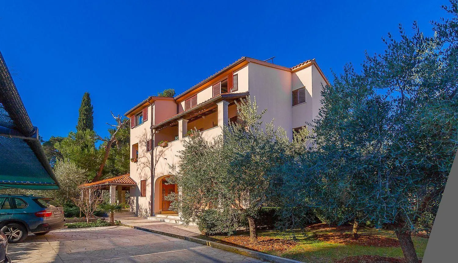 Tolles Appartement Nur 300 Meter Bis Zum Strand Mit Kueche, Bad, Klima, Parkplatz Valbandon