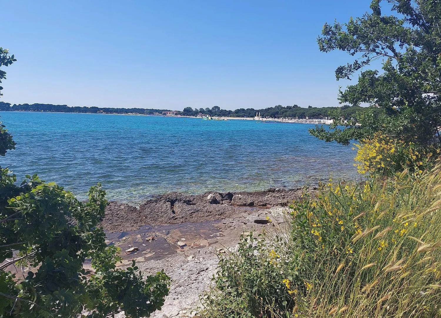 Apartment Tolles Appartement Nur 300 Meter Bis Zum Strand Mit Kueche, Bad, Klima, Parkplatz Valbandon